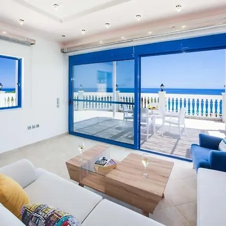 Skala Sleeps 6 Pool Air Con Wifi Spathíon
