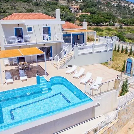 Skala Sleeps 6 Pool Air Con Wifi Vila *