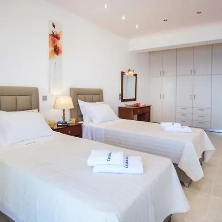 Skala Sleeps 6 Pool Air Con Wifi Spathíon